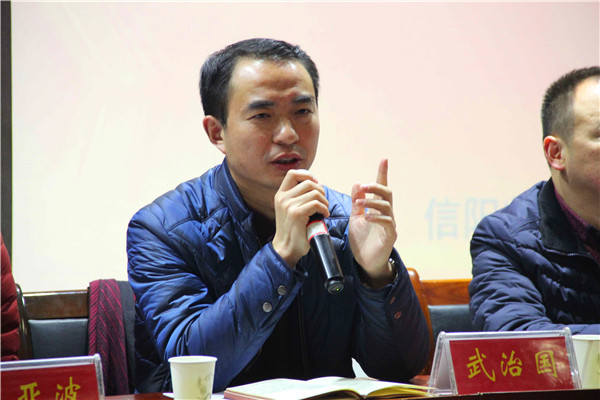 2016121410500310.jpg 皇冠体体育官网召开学生干部与学生党员大会