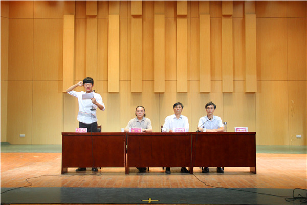 2016062017530311.jpg 皇冠体体育官网成功召开2016考研表彰及学年期末考试动员大会